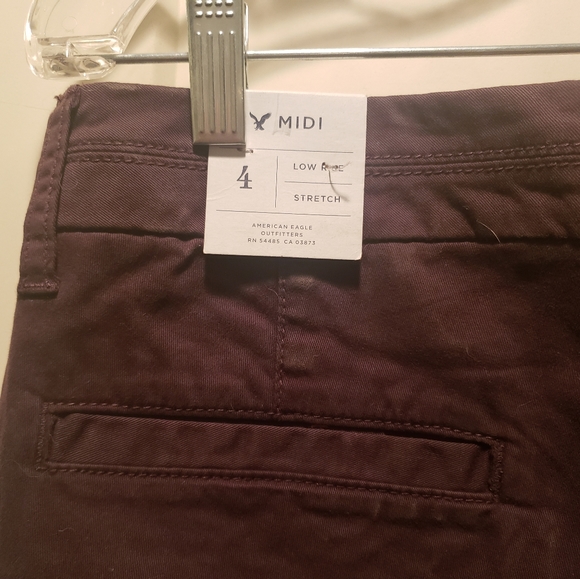 AE. NWT. SHORTS. MIDI. - Picture 1 of 3